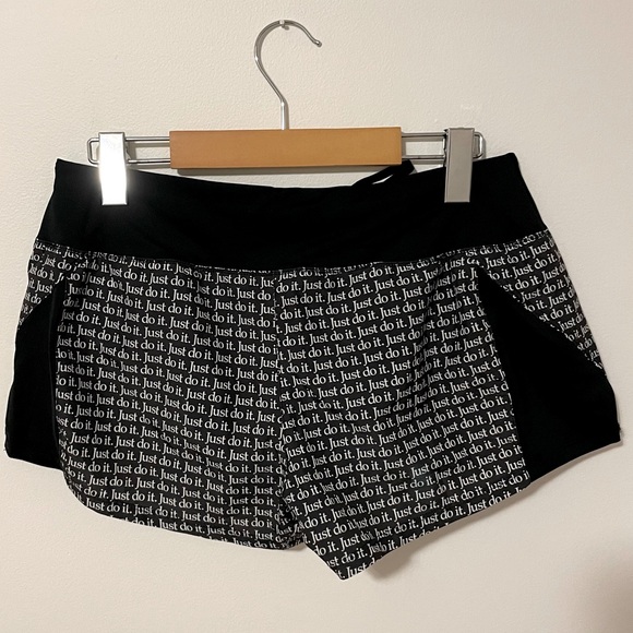 Nike Dri-Fit Just Do It Shorts - Picture 2 of 4